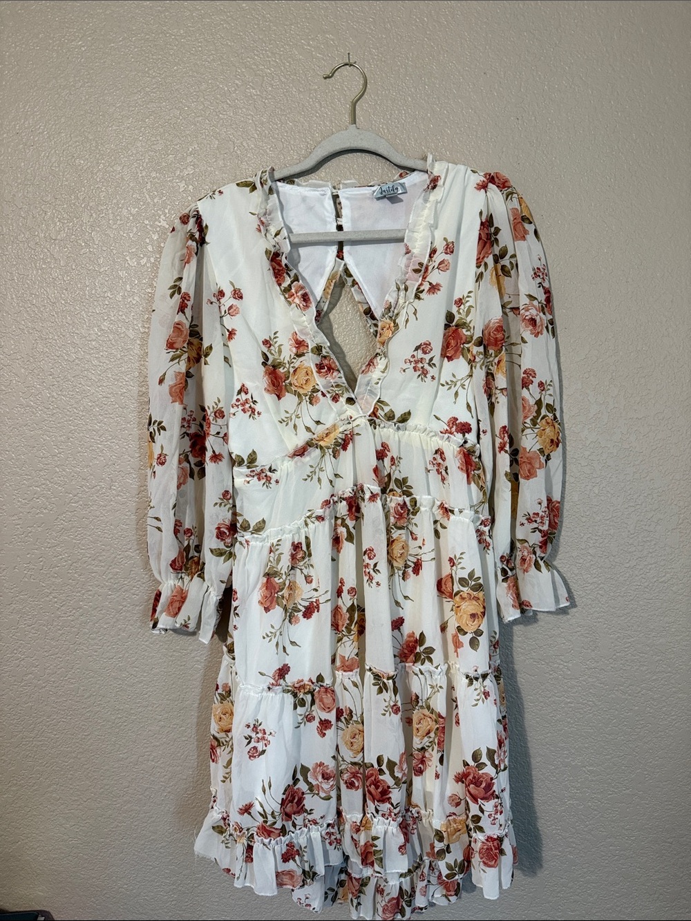 Boho Floral Ruffle V-Neck Dress - White with Pink & Tan Roses